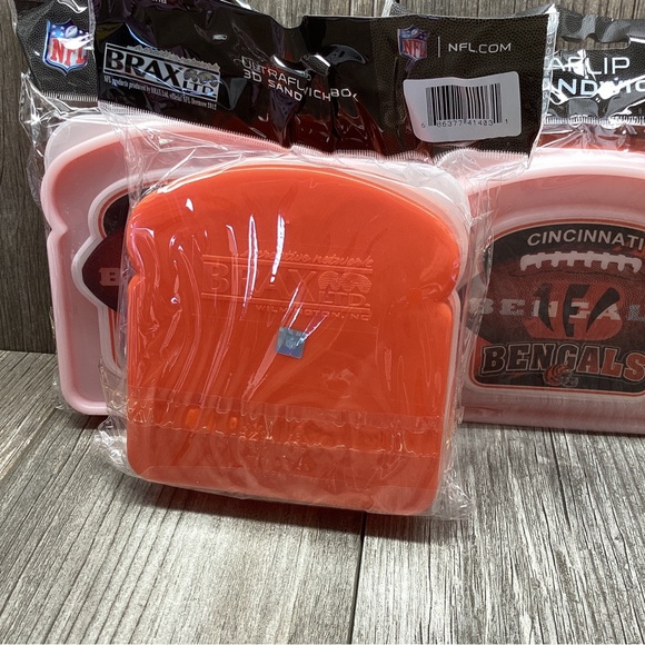 3pk Cincinnati Bangals NFL UltraFlip 3D Plastic Sandwich Box Holder Container - Picture 5 of 6